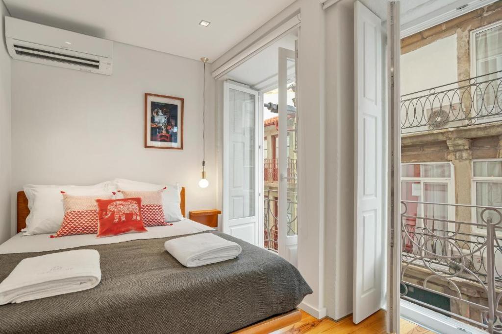 Host Wise - Lovely Shinny Flats With Balcony - Clerigos Porto Zewnętrze zdjęcie