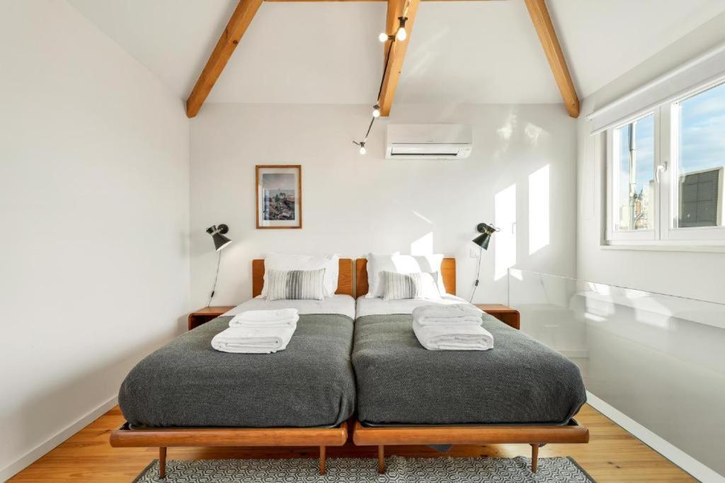 Host Wise - Lovely Shinny Flats With Balcony - Clerigos Porto Zewnętrze zdjęcie