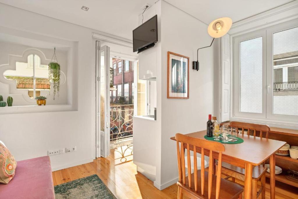 Host Wise - Lovely Shinny Flats With Balcony - Clerigos Porto Zewnętrze zdjęcie