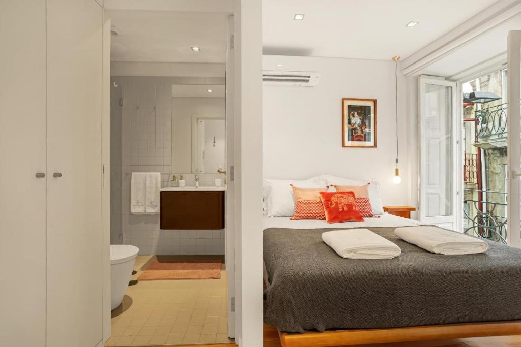 Host Wise - Lovely Shinny Flats With Balcony - Clerigos Porto Zewnętrze zdjęcie