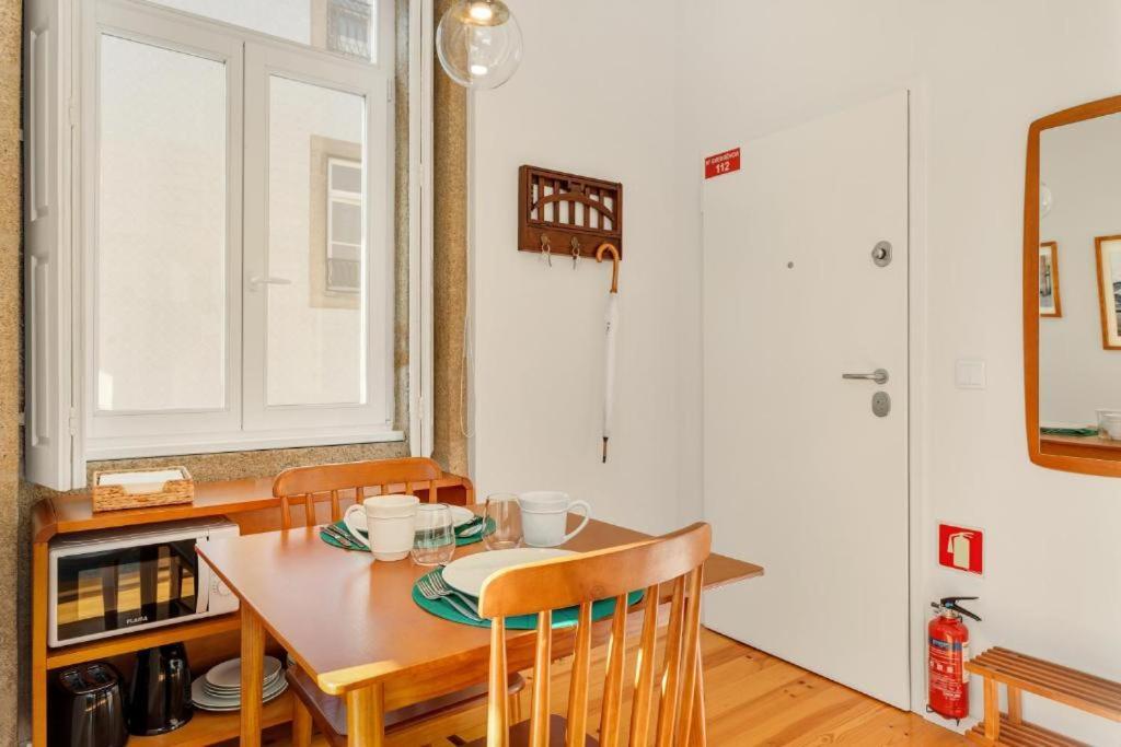 Host Wise - Lovely Shinny Flats With Balcony - Clerigos Porto Pokój zdjęcie